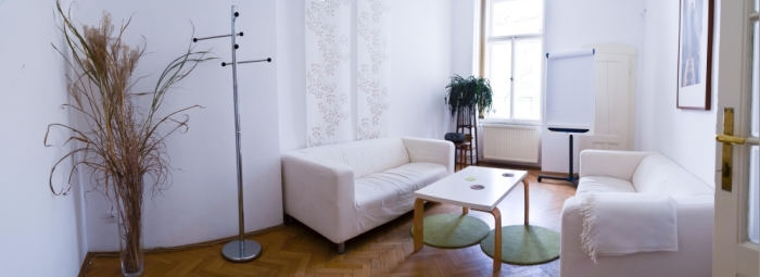 Sofa Room s oknem